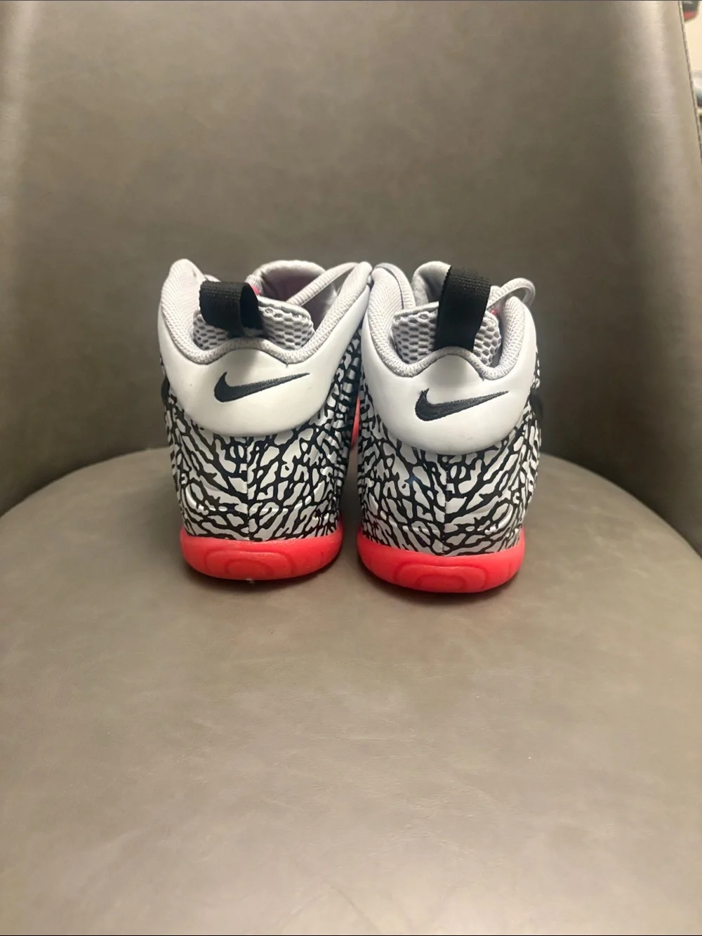 Nike Kids Sneakers Gray Black White with Pink Foamposites- No Box